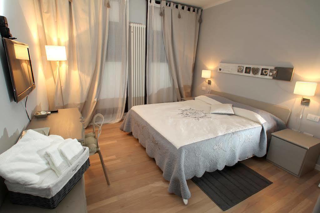 Hotel Bed In Bo Saragozza Bologna Exterior foto
