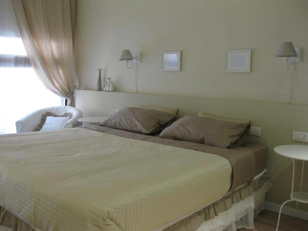 Hotel Bed In Bo Saragozza Bologna Exterior foto