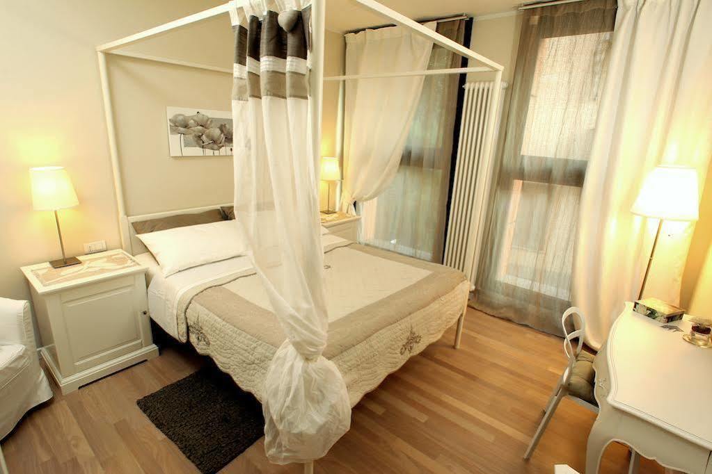 Hotel Bed In Bo Saragozza Bologna Exterior foto