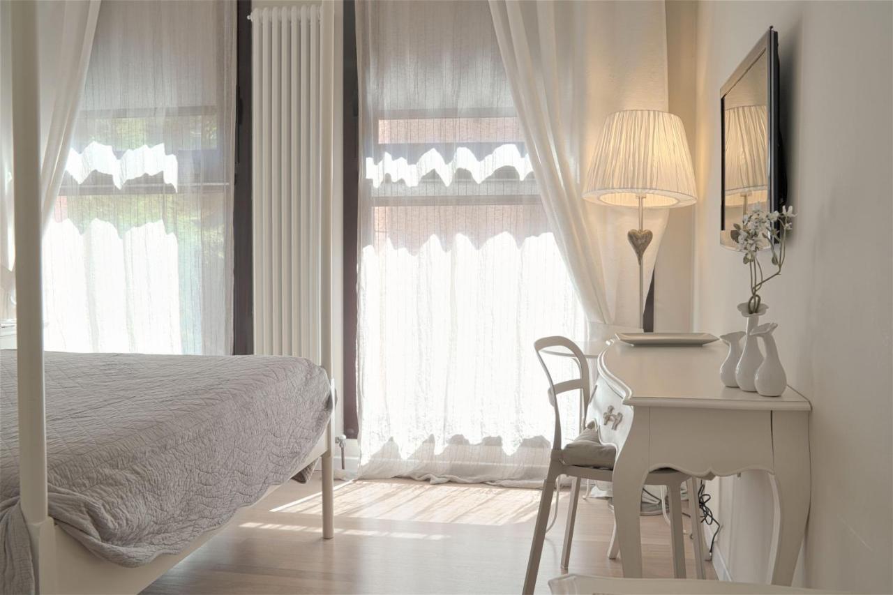 Hotel Bed In Bo Saragozza Bologna Exterior foto